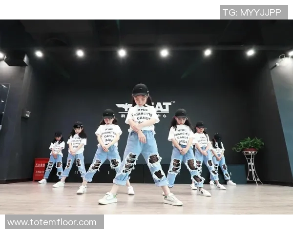 街舞战术解析：深圳街舞队如何构建灵活高效的转换体系